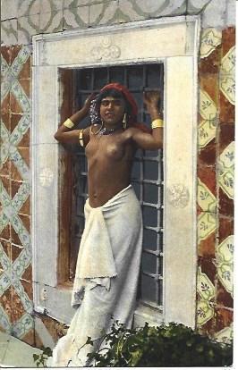 POSTAL A2802: Marruecos. Mujer