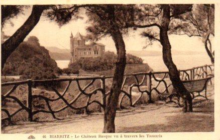 POSTAL PV03751: Biarritz, Le Chateau Basque vu a travers les Tamaris
