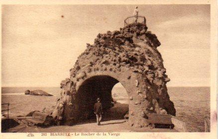 POSTAL PV03745: Biarritz, Le Rocher de la Vierge