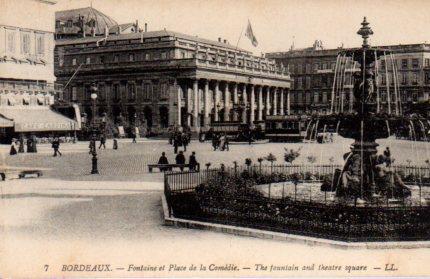 POSTAL PV03499: Fonteine et Place de la Comedie, Bordeaux