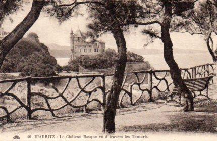 POSTAL PV03489: Le Chateau vu a travers les Tamaris, Biarritz