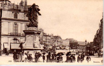 POSTAL PV03564: Place et Allees, Burdeaux