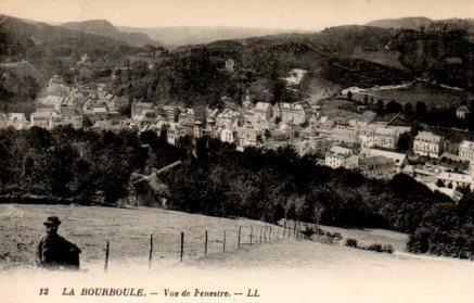 POSTAL PV03521: Vue de Fenestre, La Bourboule