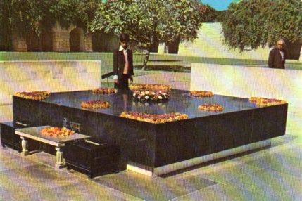 POSTAL PV04640: Raj Ghat, Delhi