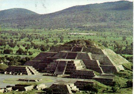 POSTAL PV04550: Piramide y Plaza de la Luna, Mexico