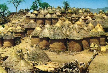 POSTAL PV04573: Cases Kirdis, Cameroun