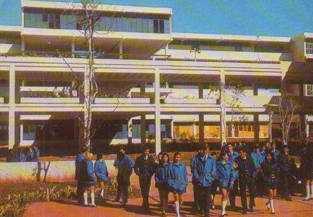 POSTAL PV04585: Escuela Vocacional V Lenin, La Habana