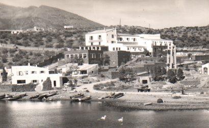 POSTAL PV04748: Playa y Hotel restaurante Port-Llligat, Port Lligat
