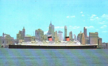 POSTAL PV04277: Giant Ocean Liner, Hudson River in New York