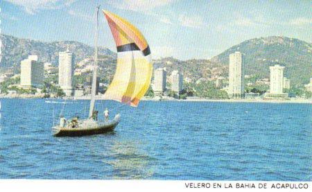 POSTAL PV04270: Velero en la bahia de Acapulco