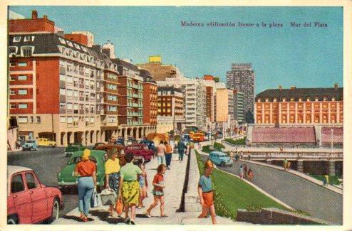 POSTAL PV04484: Edificacion frente a la playa en Mar del Plata, Argentina