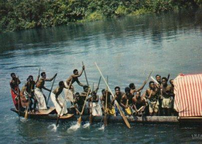 POSTAL PV05068: Piroguiers, Afrique