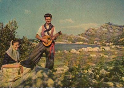 POSTAL PV05055: Pareja tipica de Mallorca al fondo Puerto Soller