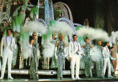 POSTAL PV04959: Folies Bergere, Le gateau d'anniversaire