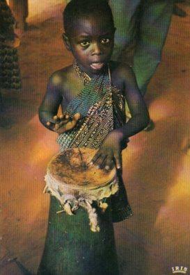 POSTAL PV05866: Ecole du rythme, Afrique