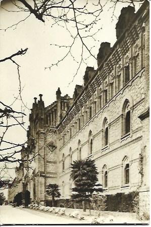 POSTAL A3754: Fachada principal de la Universidad Pontificia de Comillas