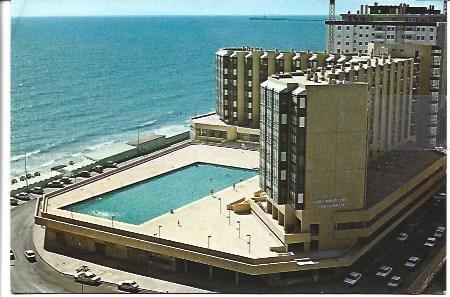 POSTAL A4103: Residencia del Instituto Social del Tiempo Libre en Cadiz