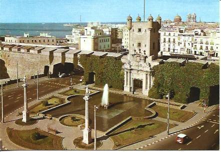 POSTAL A4104: Murallas de Puertas de Tierra en Cadiz