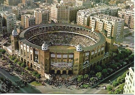 POSTAL A3976: Vista aerea de la plaza de toros Monumental de Barcelona