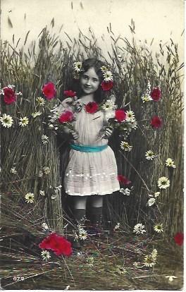 POSTAL A3434: Niña entre juncos