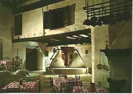 POSTAL A3727: Meson Cuevas del Vino en Chinchon