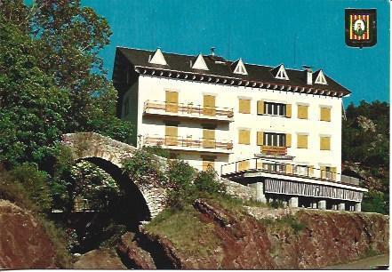 POSTAL A3696: Hostal Les Fonts en Castellar de N'Hug