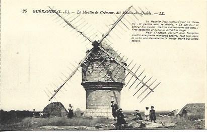 POSTAL A4544: Molino en Guerande