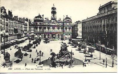 POSTAL A4602: Plaza Terreaux en Lyon