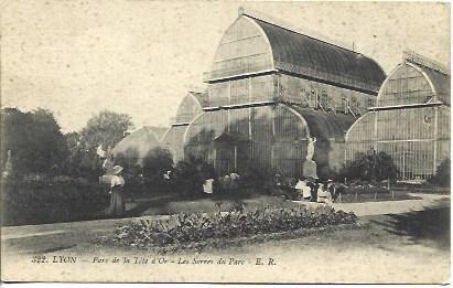 POSTAL A4594: Edificios en el Parque Tete d'Or de Lyon