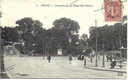 POSTAL A4479: Place des Portes en Brest