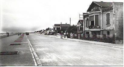 POSTAL A4481: Paseo Maritimo de Canet Plage, Francia