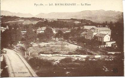 POSTAL A4477: Plaza de Bourg Madame
