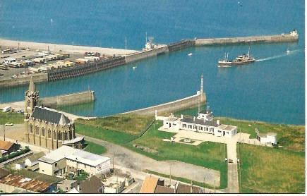 POSTAL A4754: Entrada al puerto de Dieppe