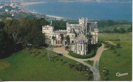 POSTAL A4765: Castillo y Abadia en Hendaye