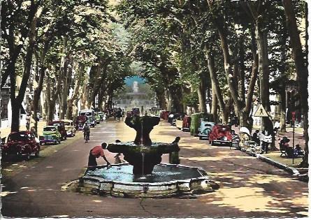 POSTAL A4711: Fuente en Aix en Provence