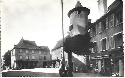 POSTAL A4662: Place de la Poste eb Montbazens