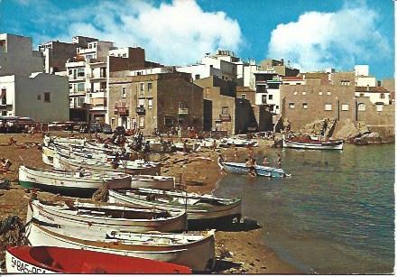 POSTAL A4222: L'Escala, barcas en la playa
