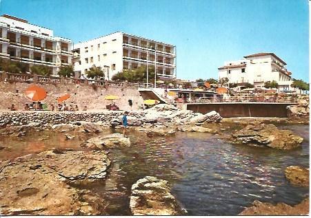 POSTAL A4229: Passeig Lluis Albert en L'Escala