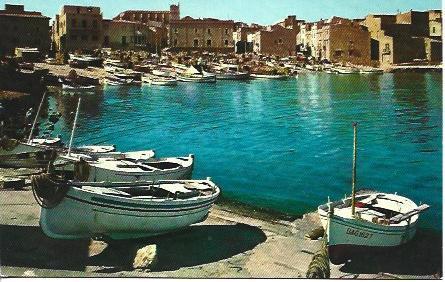 POSTAL A4240: Barcos en la bahia de L'Escala