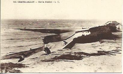 POSTAL A4397: Chatelaillon. Sur la Falaise