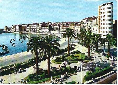 POSTAL A4323: Muralla de Gijon