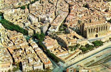 POSTAL PV06725: Vista aerea de Palma de Mallorca y su Catedral