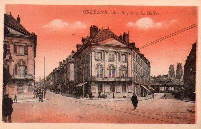 POSTAL PV06509: Orleans. Rue Royale et les Halles