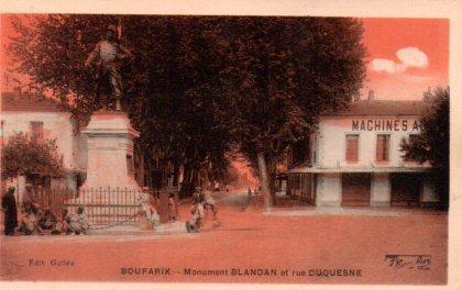 POSTAL PV06973: Boufarik. Monument Blandan et rue Duquesne