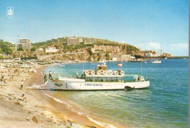 POSTAL PV06776: San Feliu de Guixols. Barca de cruceros en la playa 