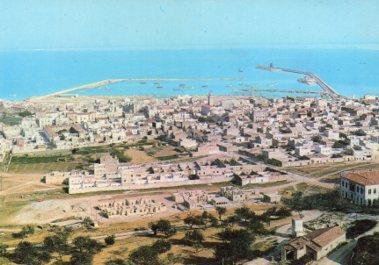 POSTAL PV06810: Vista general y muelle al fondo de San Carlos de la Rapita