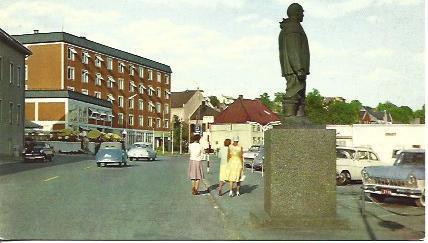 POSTAL A5152: Estatua de Oscar Wisting en Larvik, Noruega
