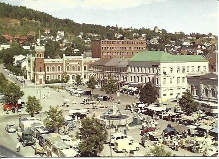 POSTAL A5113: Plaza del Mercado en Bragernes, Noriuega 