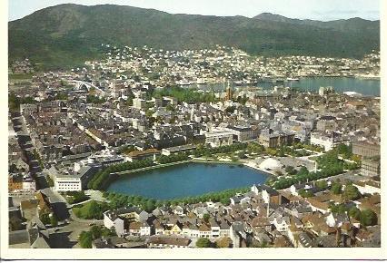 POSTAL A5102: Vista de Bergen en Noruega