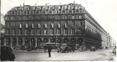 POSTAL A5265: Grandes Almacenes del Louvre en Paris